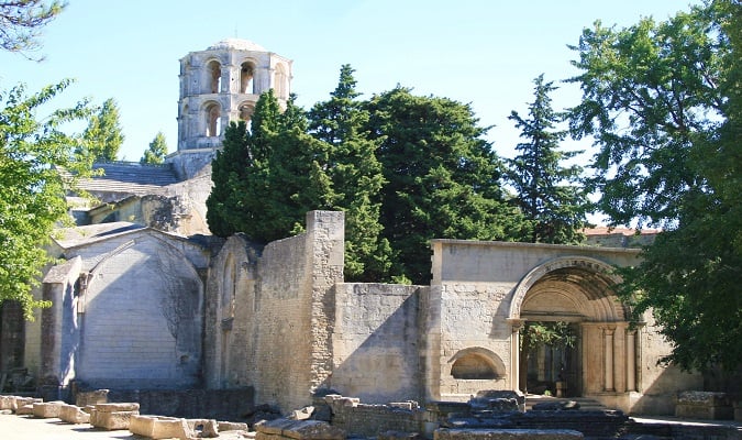 Alyscamps em Arles